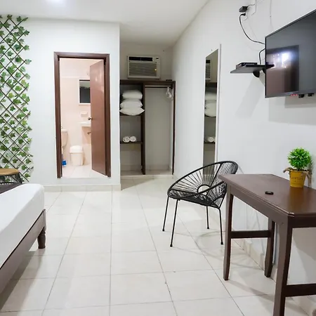Hotel Balxibá alberca y estacionamiento